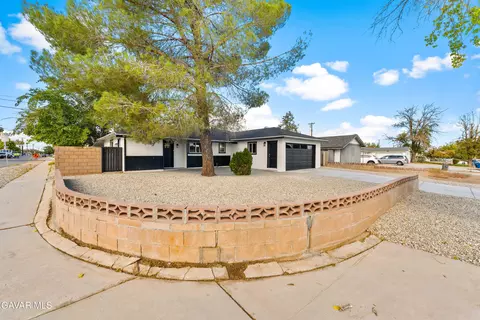 45503 Andale Ave, Lancaster, CA 93535 photo 3