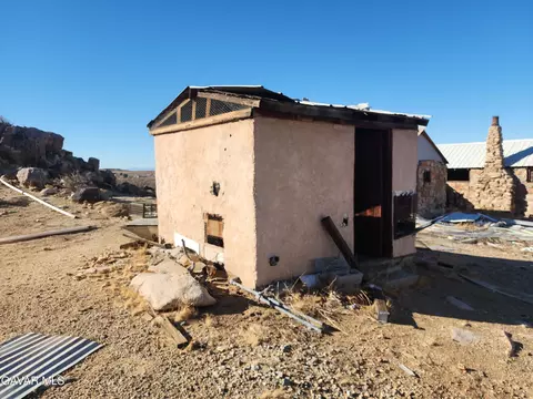 Exterior - 25555 Ave H8 E, Lancaster, CA 93535 photo 2 of 7
