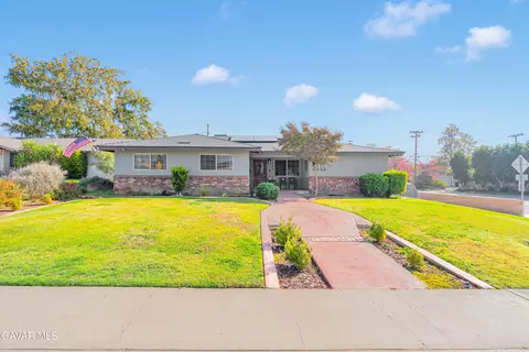 3200 Olympic Dr, Bakersfield, CA 93308