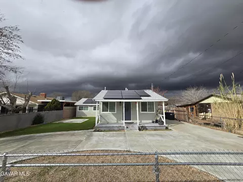 Exterior - 5309 Ave L8 W, Lancaster, CA 93536 photo 2 of 7