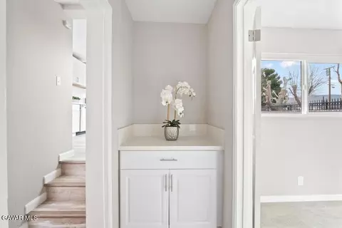 Entry Way - 5309 Ave L8 W, Lancaster, CA 93536 photo 3 of 3