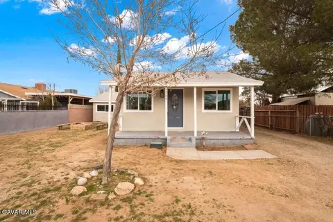 Exterior - 5309 Ave L8 W, Lancaster, CA 93536 photo 4 of 7