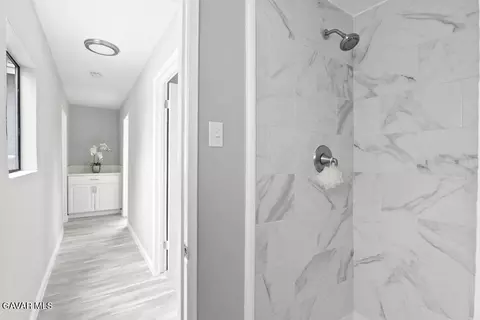 Entry Way - 5309 Ave L8 W, Lancaster, CA 93536 photo 2 of 3