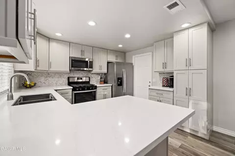 40305 174th St E, Lake Los Angeles, CA 93591 photo 9