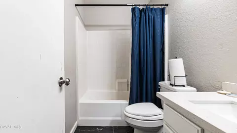 Bath - 37519 Hudson St, Palmdale, CA 93552 photo 2 of 5