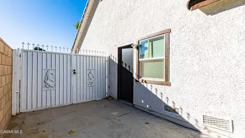 Exterior - 37519 Hudson St, Palmdale, CA 93552 photo 9 of 9