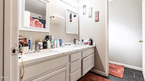 Bath - 37519 Hudson St, Palmdale, CA 93552 photo 4 of 5