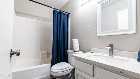 Bath - 37519 Hudson St, Palmdale, CA 93552 photo 1 of 5