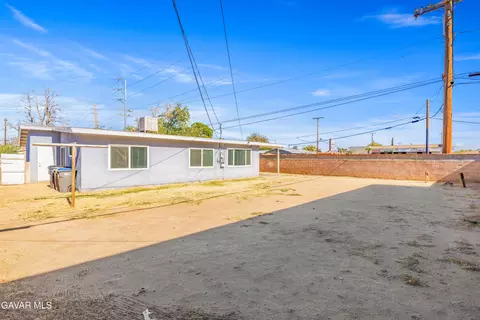 Exterior - 1004 Ave J14 W, Lancaster, CA 93534 photo 3 of 4