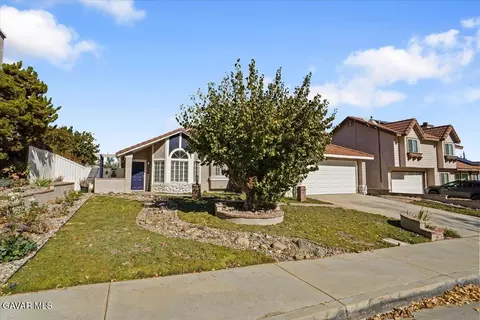 3173 Dearborn Ave, Palmdale, CA 93551