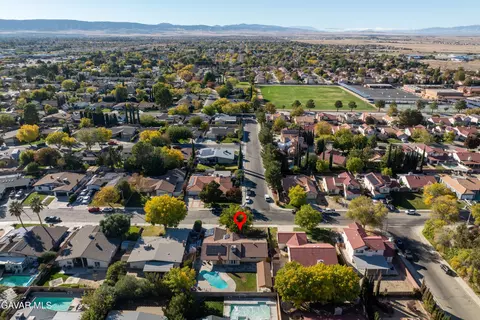 View/Area - 44170 Halcom Ave, Lancaster, CA 93536 photo 5 of 5