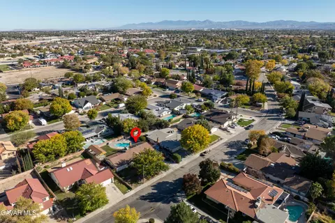 View/Area - 44170 Halcom Ave, Lancaster, CA 93536 photo 2 of 5