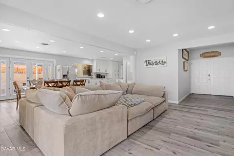 Living - 44170 Halcom Ave, Lancaster, CA 93536 photo 2 of 2
