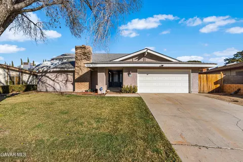44028 Halcom Ave, Lancaster, CA 93536