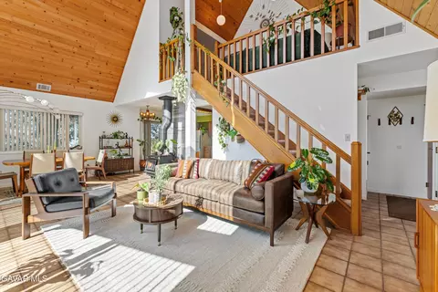 30320 Rollingoak Dr, Tehachapi, CA 93561 photo 5