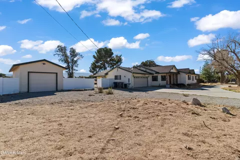 2110 Avenue M8 W, Palmdale, CA 93551