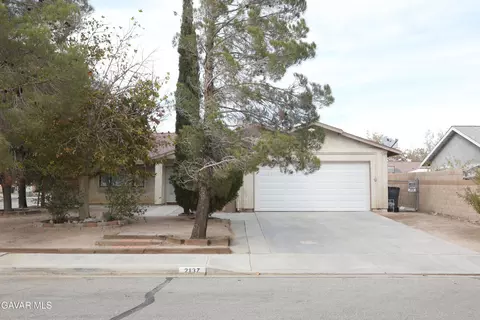 2137 Phlox Ave, Rosamond, CA 93560