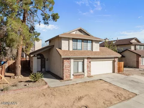 523 Kettering St E, Lancaster, CA 93535