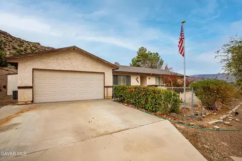 31741 Lake Meadow Rd, Acton, CA 93510