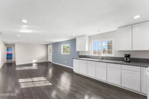 Living - 329 Trotter Ave E, Mojave, CA 93501 photo 2 of 2