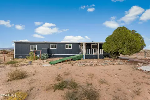 329 Trotter Ave E, Mojave, CA 93501
