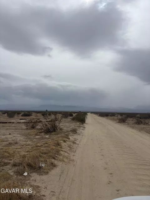 000 E 200 Ste Vic Ave R14 Ste St, Palmdale, CA 93591 photo 8