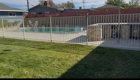 Exterior - 37825 E 5th St, Palmdale, CA 93550 photo 3 of 3