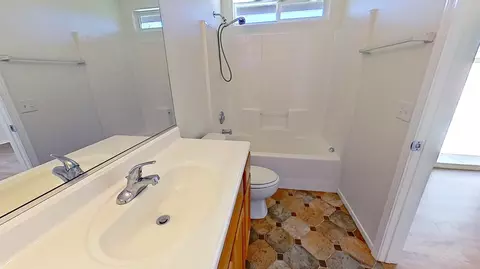 Bath - 38553 4th St E, Palmdale, CA 93550 photo 7 of 7