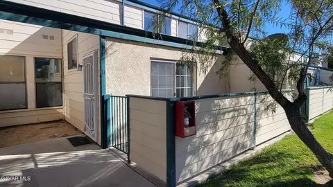 44520 15th St E UNIT 11, Lancaster, CA 93535