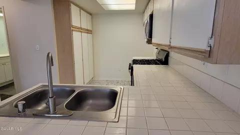 44520 15th St E UNIT 11, Lancaster, CA 93535 photo 6
