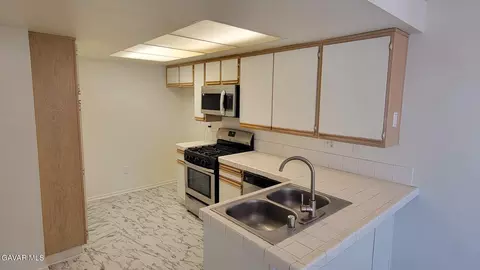 44520 15th St E UNIT 11, Lancaster, CA 93535 photo 5