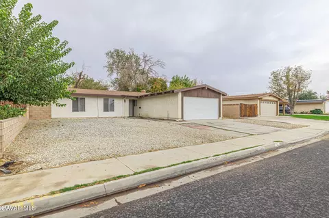44256 Gingham Ave, Lancaster, CA 93535 photo 3