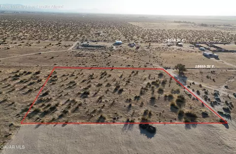 186 Th St E, Palmdale, CA 93591 photo 5