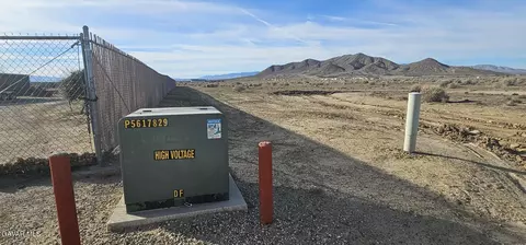 67 Th St W Felsite, Rosamond, CA 93560