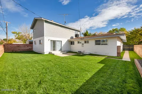 Exterior - 44321 4th St E, Lancaster, CA 93535 photo 3 of 5