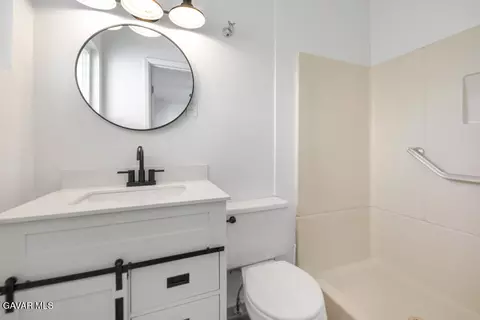 Bath - 44321 4th St E, Lancaster, CA 93535 photo 2 of 4