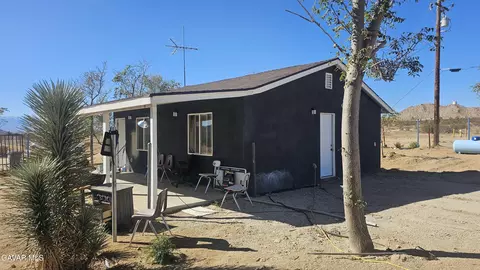 18105 Avenue I E, Lancaster, CA 93535