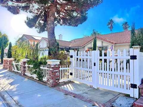 4544 Sungate Dr, Palmdale, CA 93551