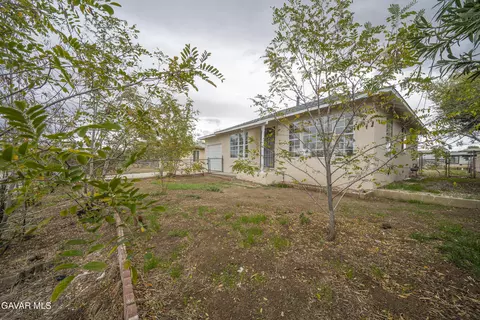 Exterior - 38020 12th St E, Palmdale, CA 93550 photo 5 of 7