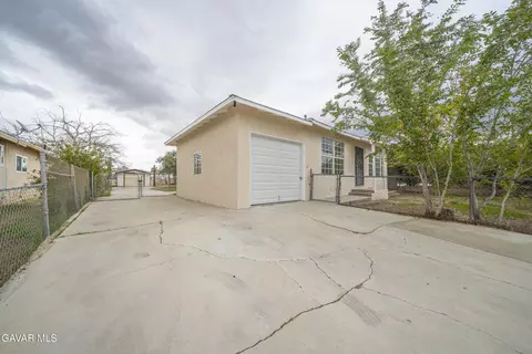 Exterior - 38020 12th St E, Palmdale, CA 93550 photo 4 of 7