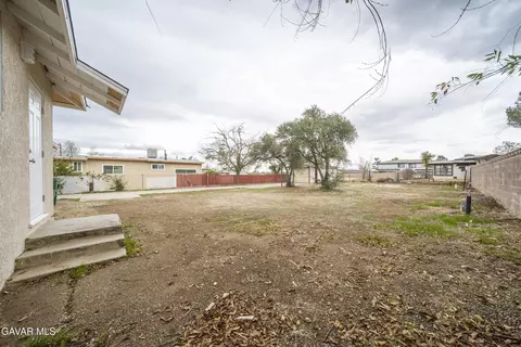 Exterior - 38020 12th St E, Palmdale, CA 93550 photo 6 of 7