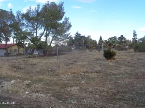 40 Th Ste Ave S12 St E, Palmdale, CA 93550 photo 4