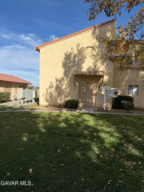 43621 Stanridge Ave, Lancaster, CA 93535