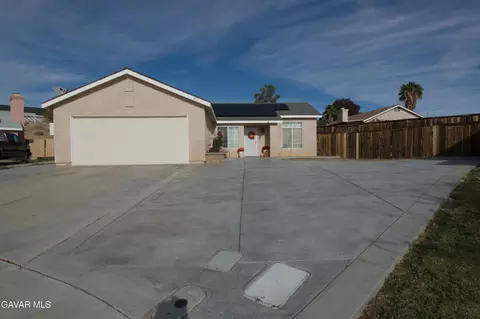 3840 Hatcher Pl, Rosamond, CA 93560