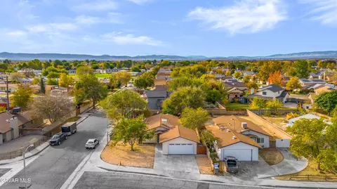 45001 Logue Ct, Lancaster, CA 93535
