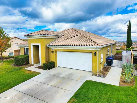 1659 Date Palm Dr, Palmdale, CA 93551