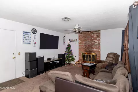 44512 Tabler St N, Lancaster, CA 93535 photo 3