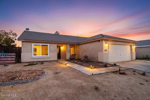 1164 Barrington Ave, Rosamond, CA 93560