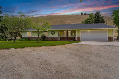 19908 Pine Ridge Dr, Tehachapi, CA 93561 photo 1