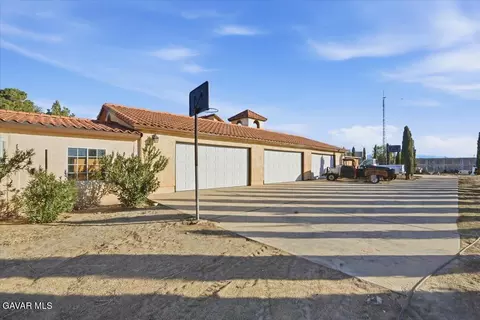 Exterior - 44005 90th St E, Lancaster, CA 93535 photo 45 of 67